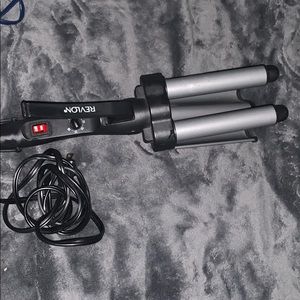 Revlon crimping iron
